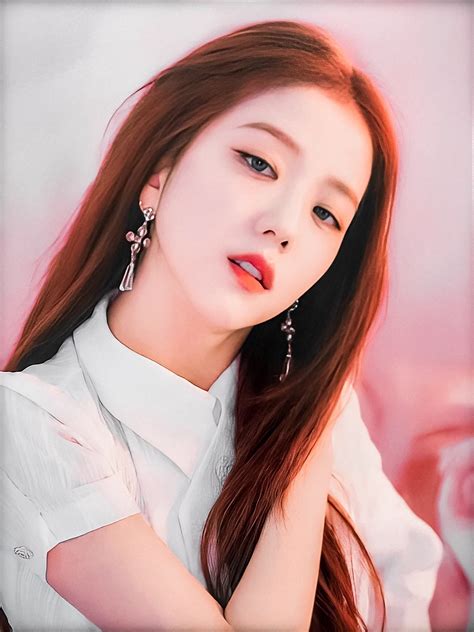 jisoo blackpink beautiful.